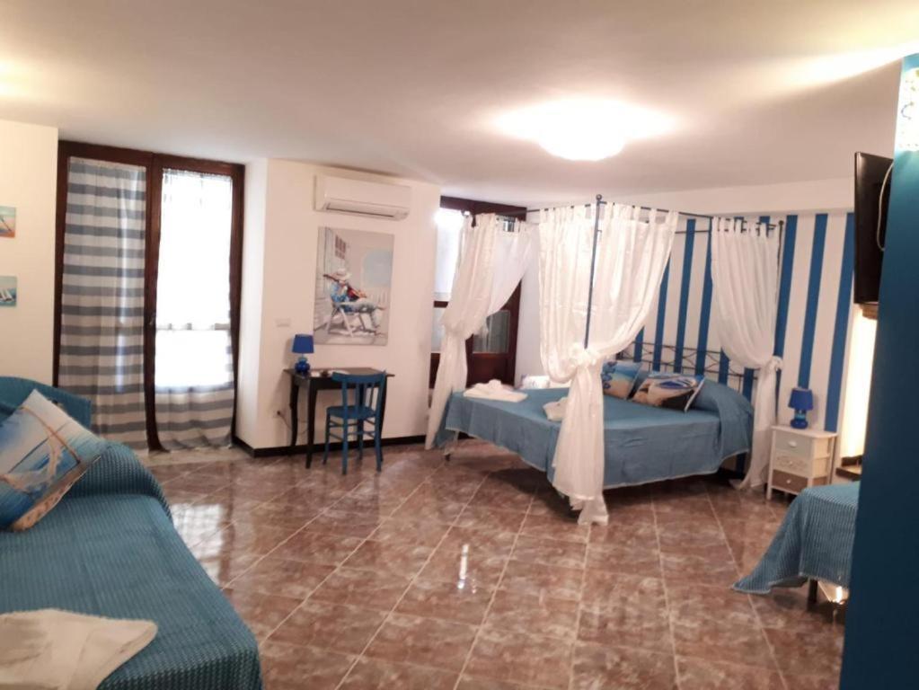 Suite Palazzo Luciani Σαλέρνο Εξωτερικό φωτογραφία