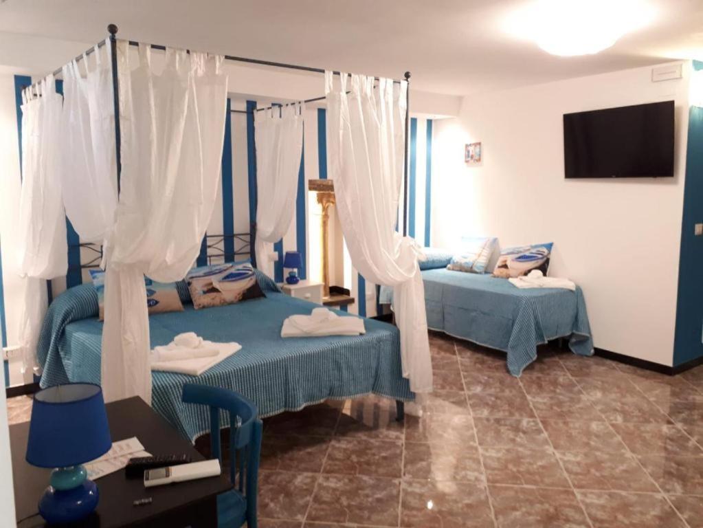 Suite Palazzo Luciani Σαλέρνο Εξωτερικό φωτογραφία