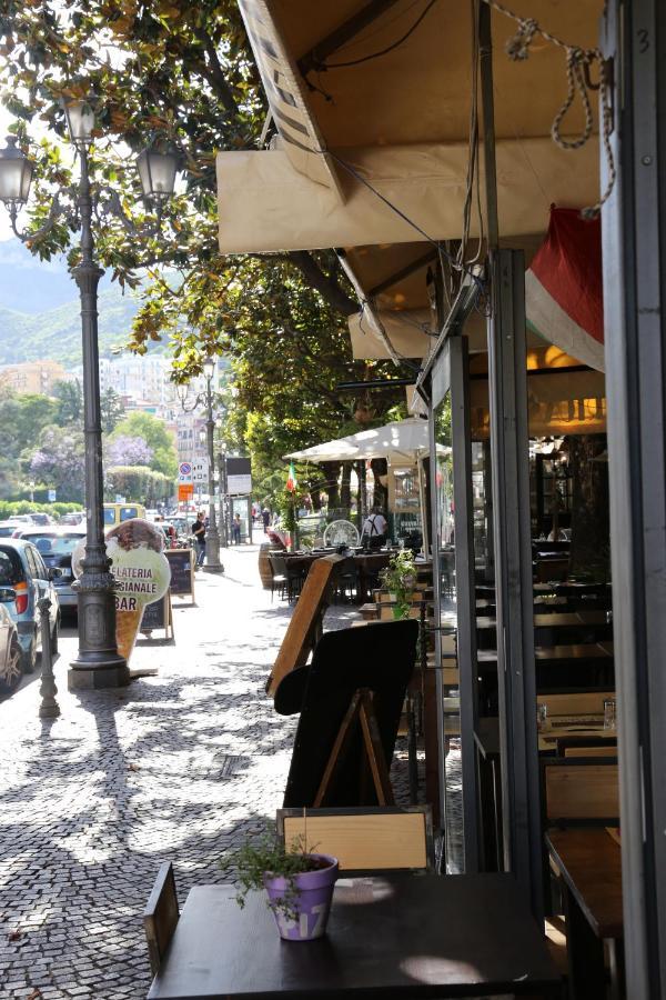 Suite Palazzo Luciani Σαλέρνο Εξωτερικό φωτογραφία