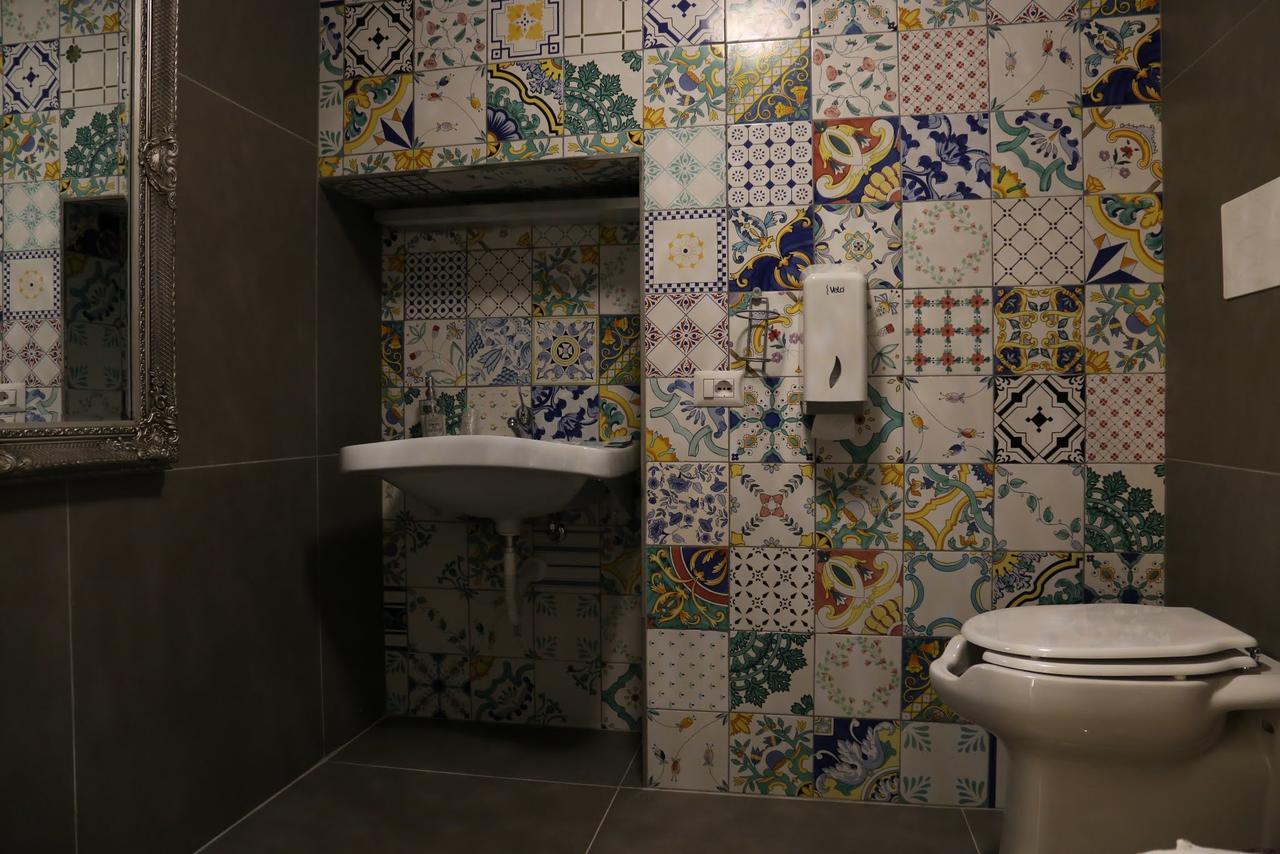 Suite Palazzo Luciani Σαλέρνο Εξωτερικό φωτογραφία