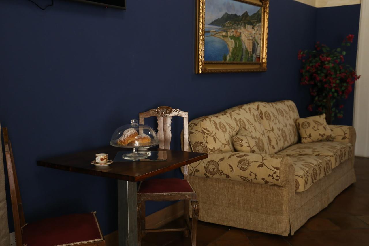 Suite Palazzo Luciani Σαλέρνο Εξωτερικό φωτογραφία